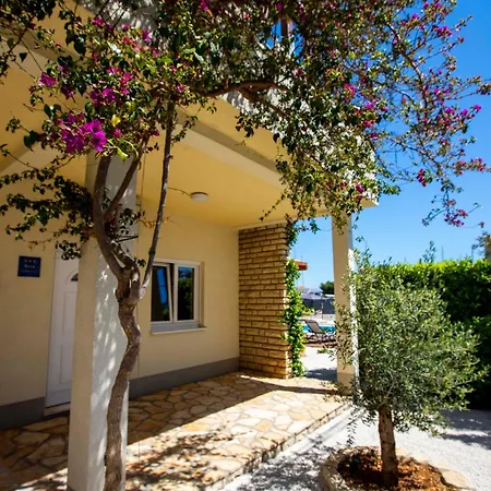 Appartement Laura *